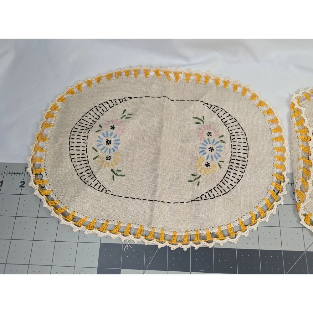 N/A oval doilies